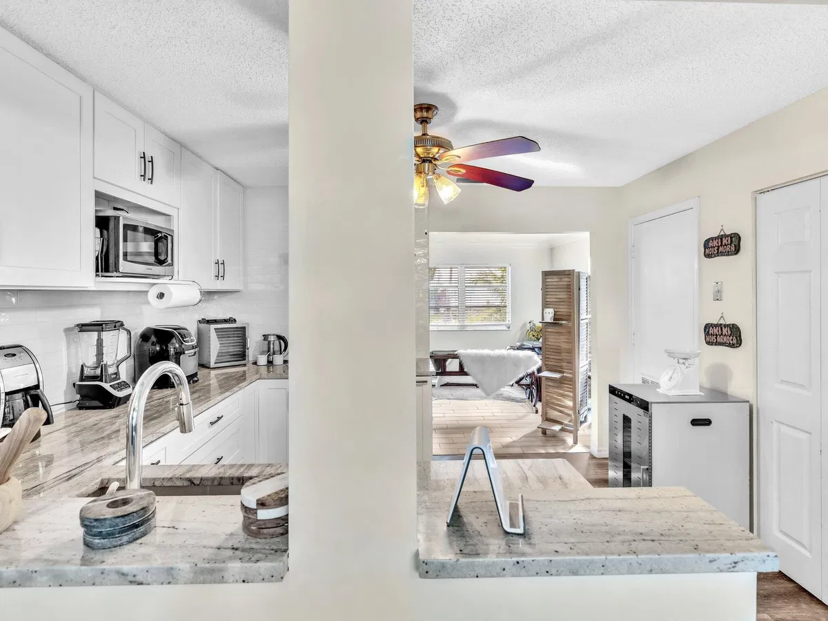 Residence photo 28
