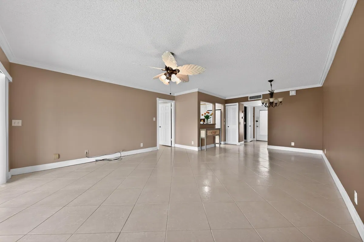 Residence photo 13