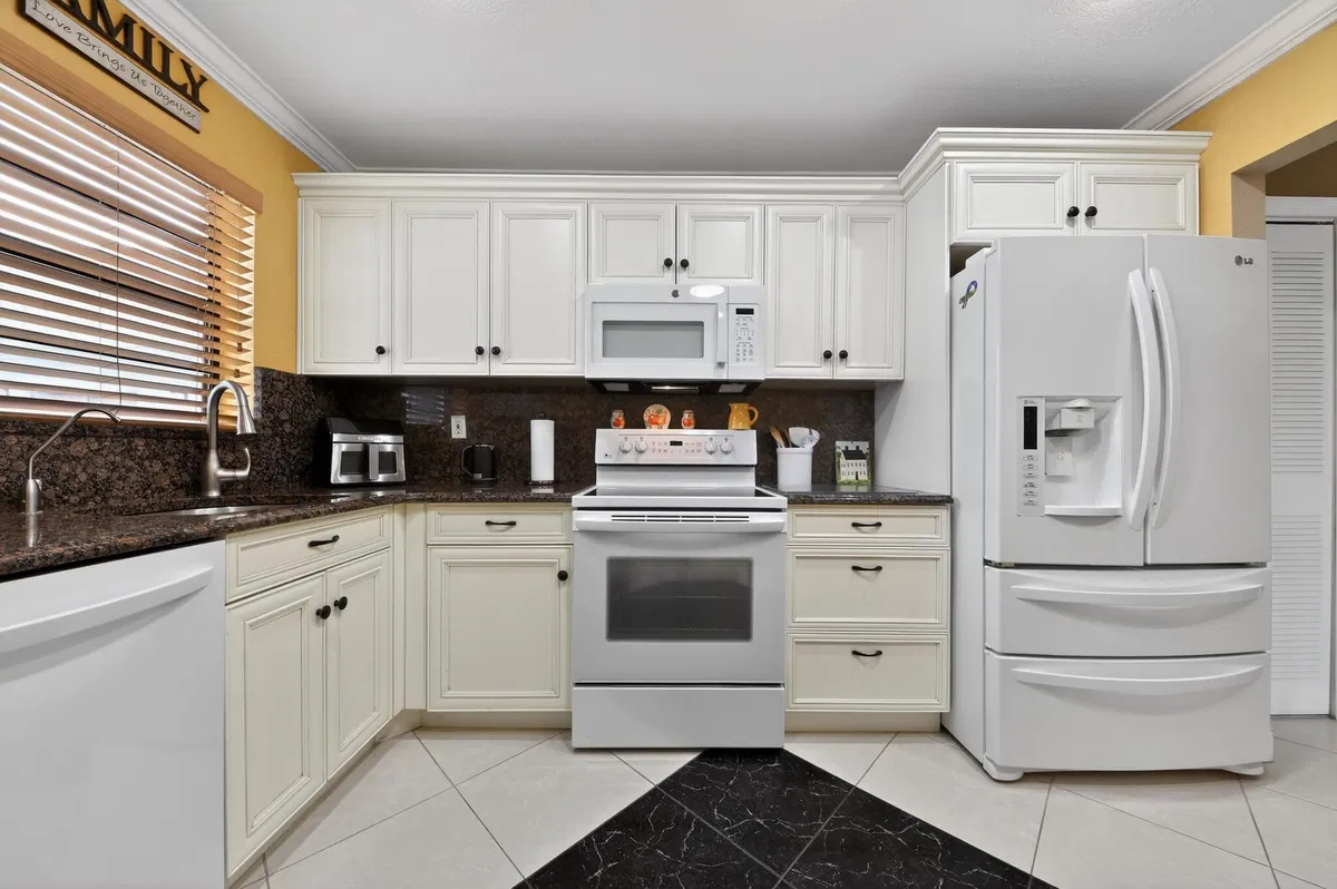 Residence photo 25