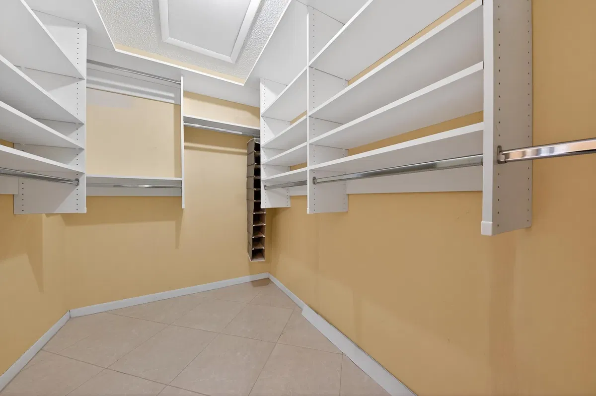 Residence photo 31