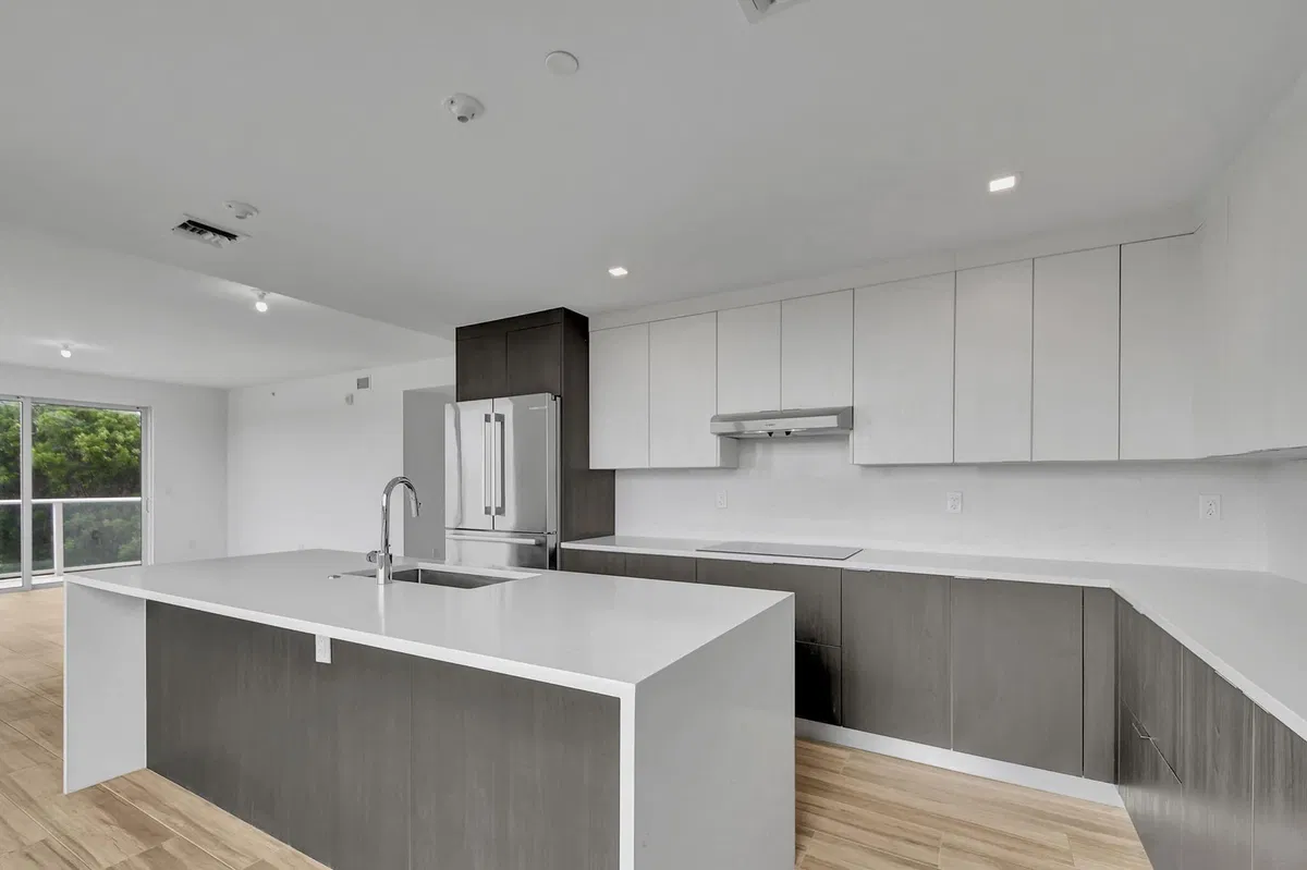  Unit Unit 304 photo 10
