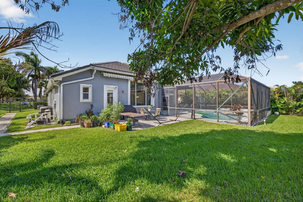  Residence photo 49