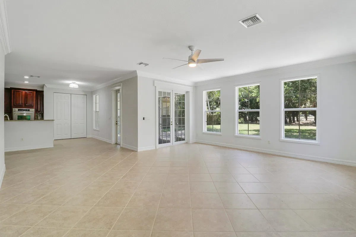 Canterbury Place Residence photo 13