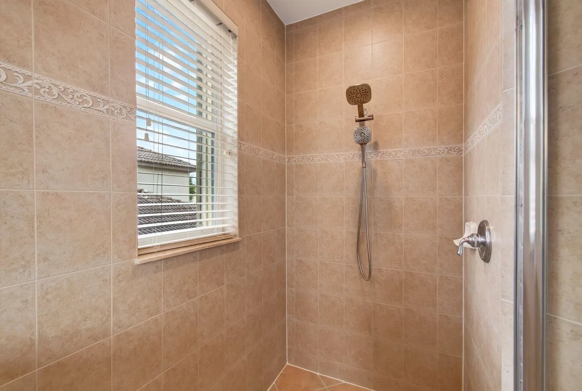 Residence photo 52