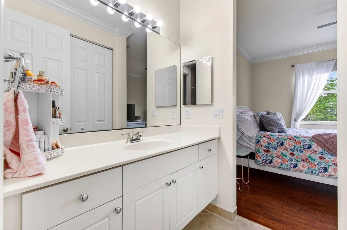 Residence photo 55