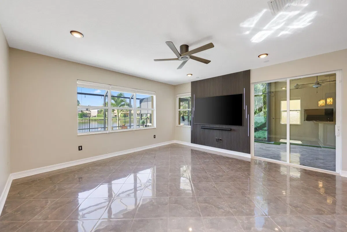 Residence photo 25