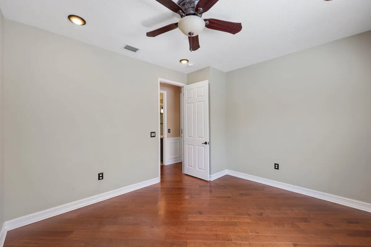 Residence photo 43