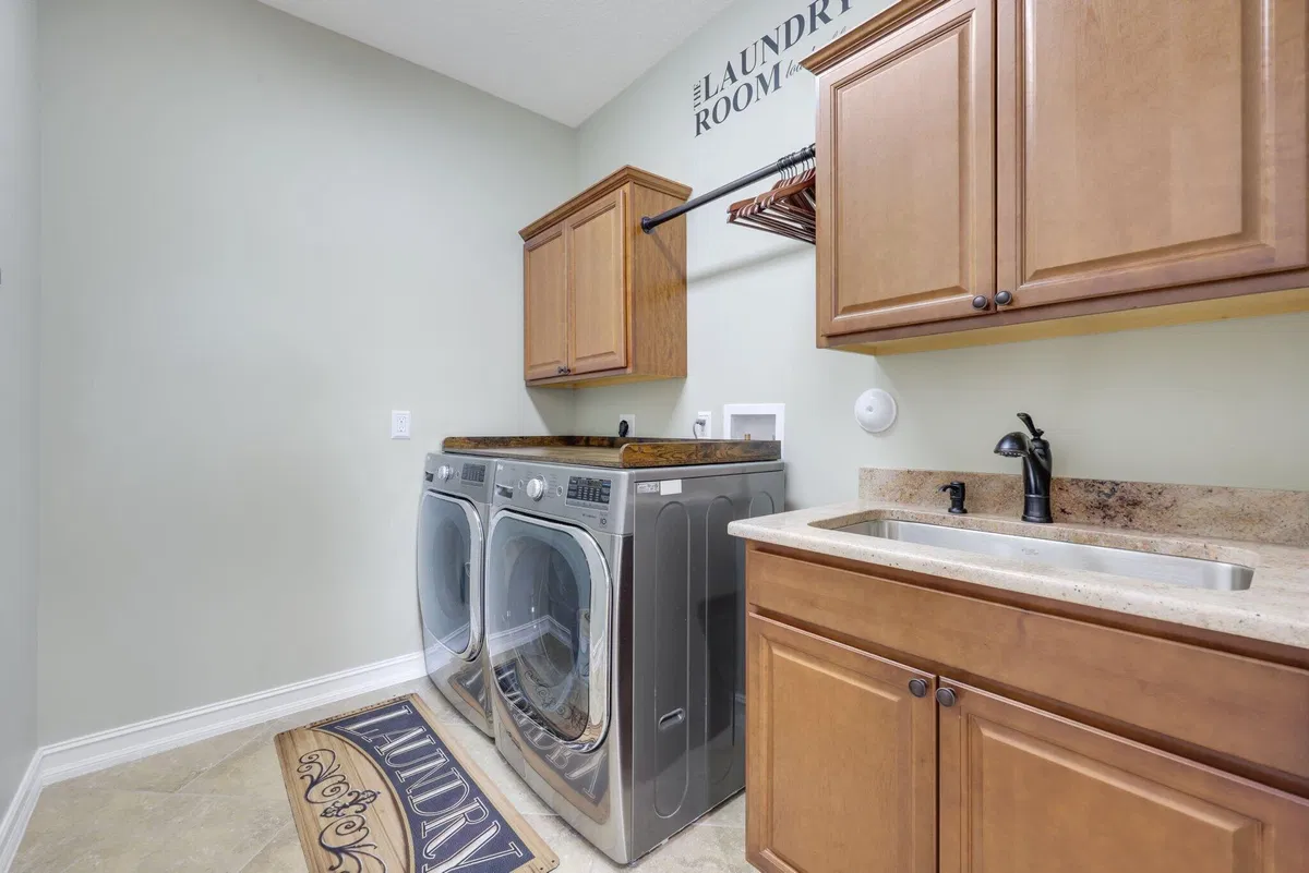Residence photo 52