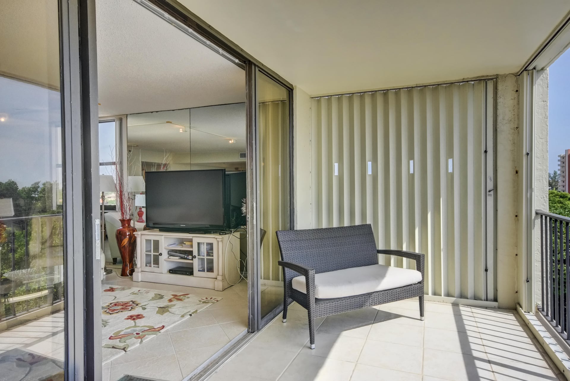 Unit 604 photo 16