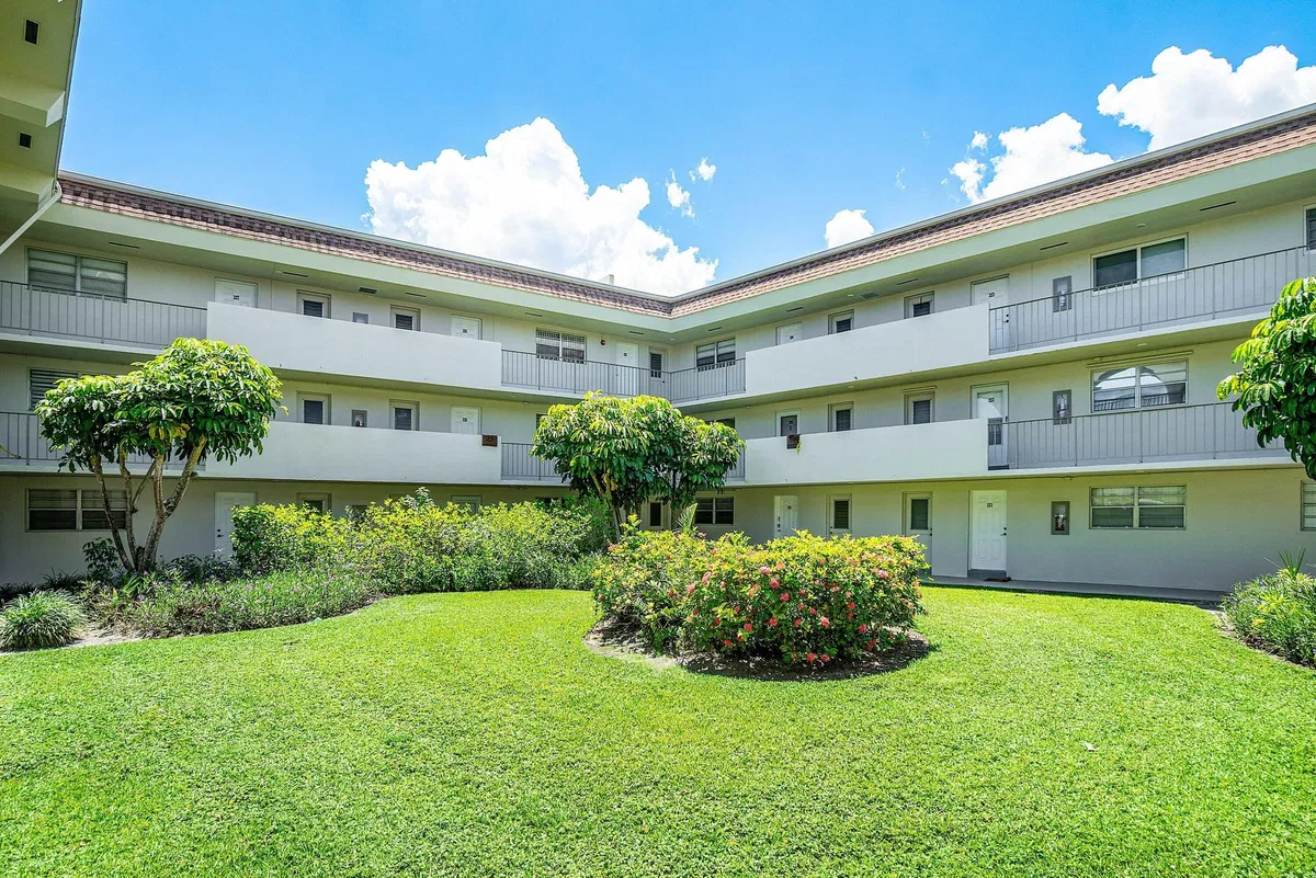 Residence photo 4