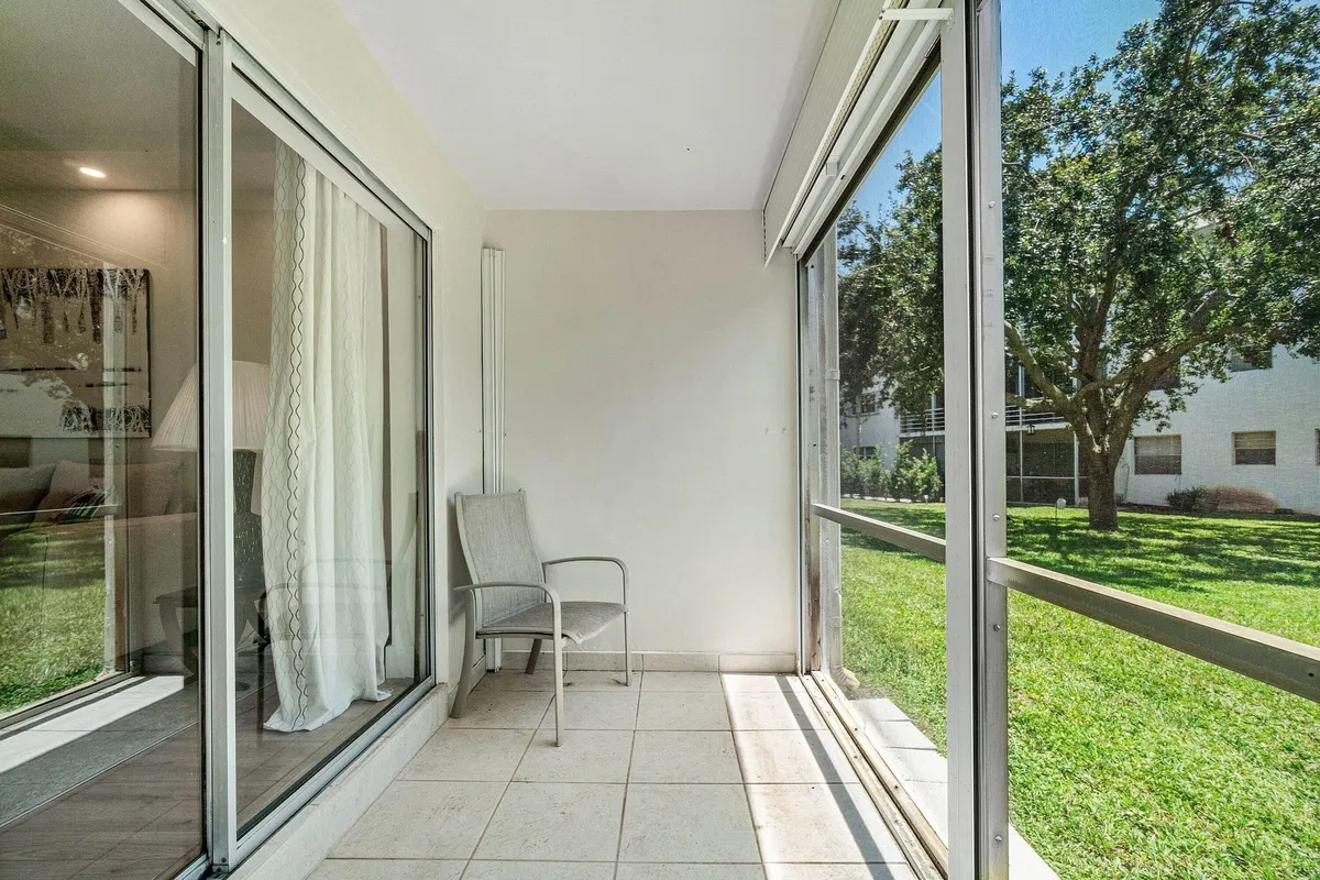 Residence photo 31