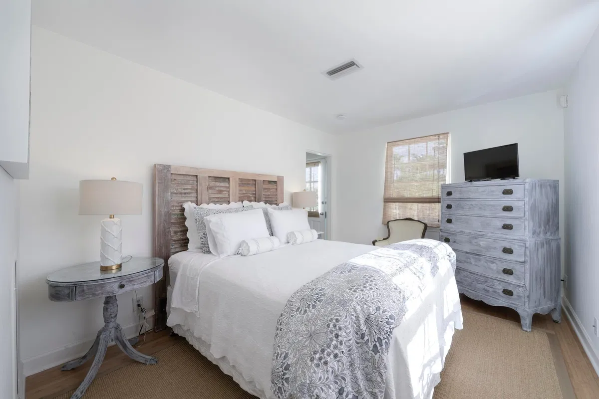 In-Town Palm Beach Residence photo 34