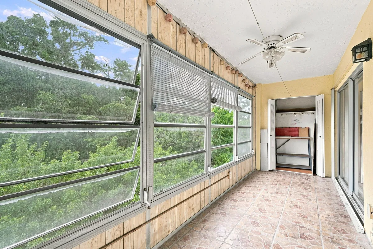 Unit 111 photo 22
