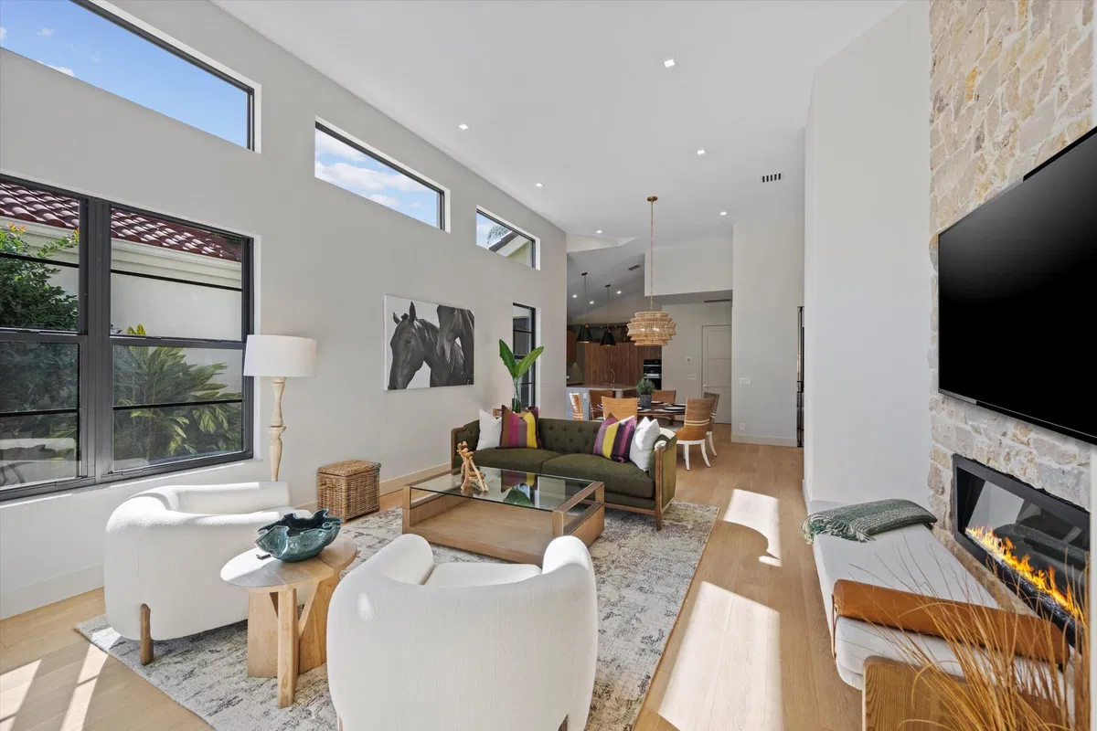Residence photo 4