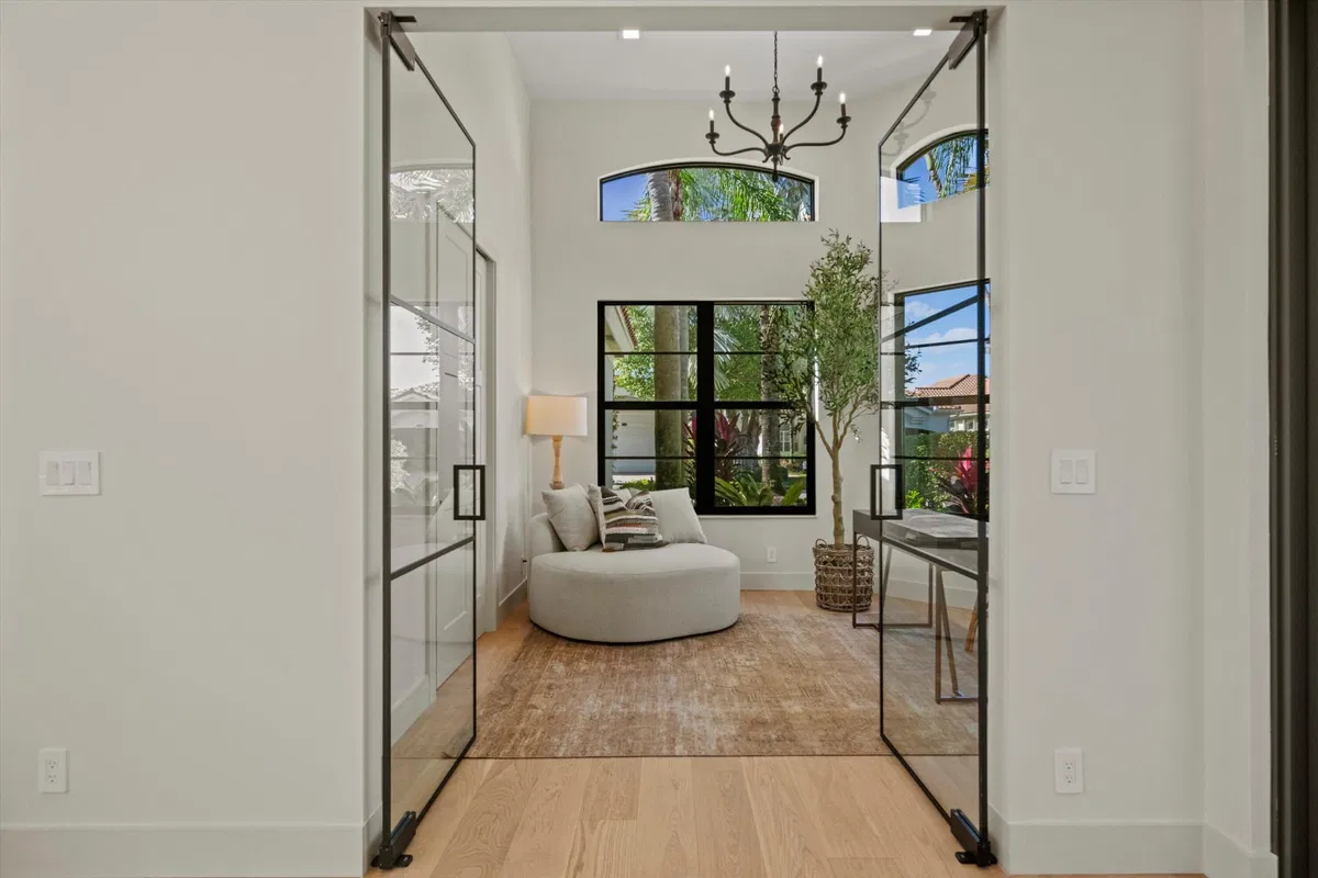 Residence photo 34