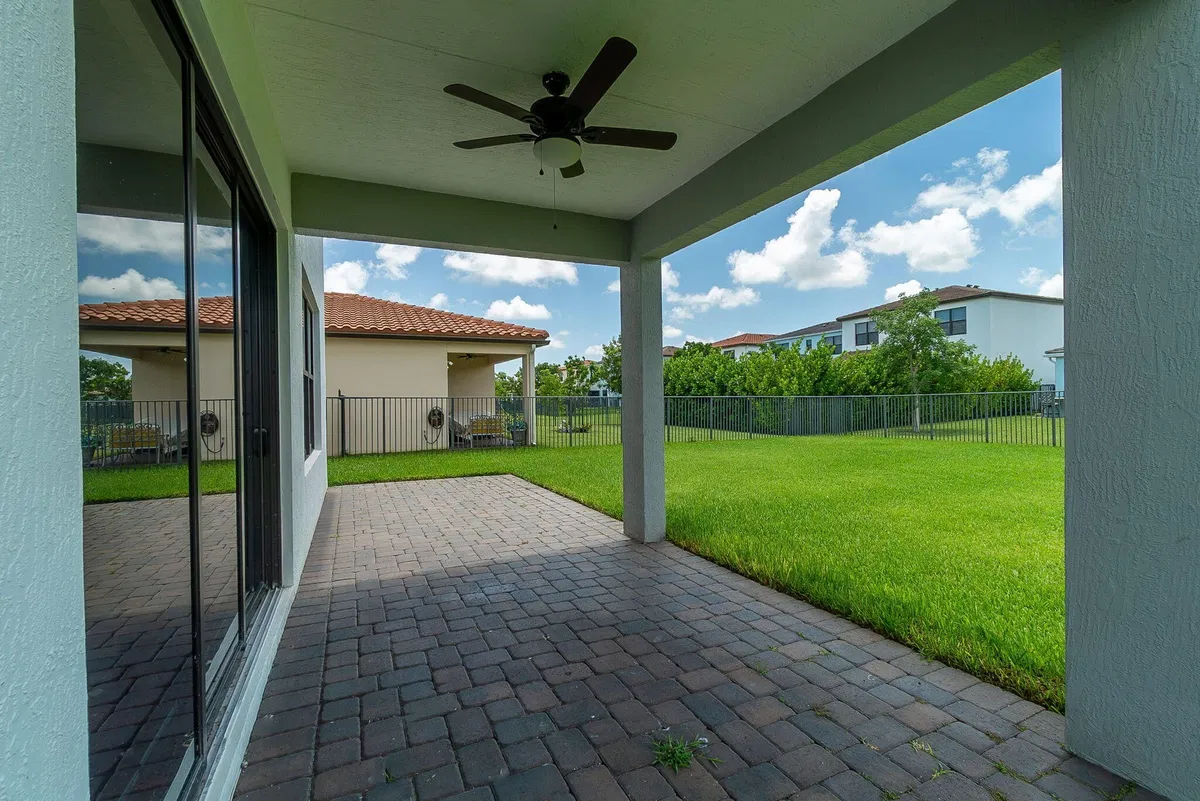 Residence photo 34