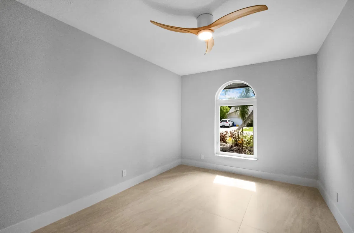 Residence photo 25