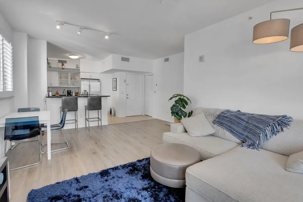 233 S Federal Boca Unit 325