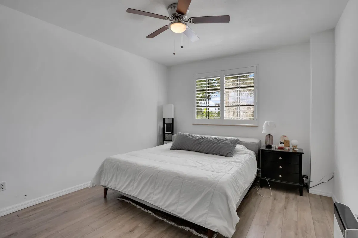 233 S Federal Boca Unit 325 photo 13