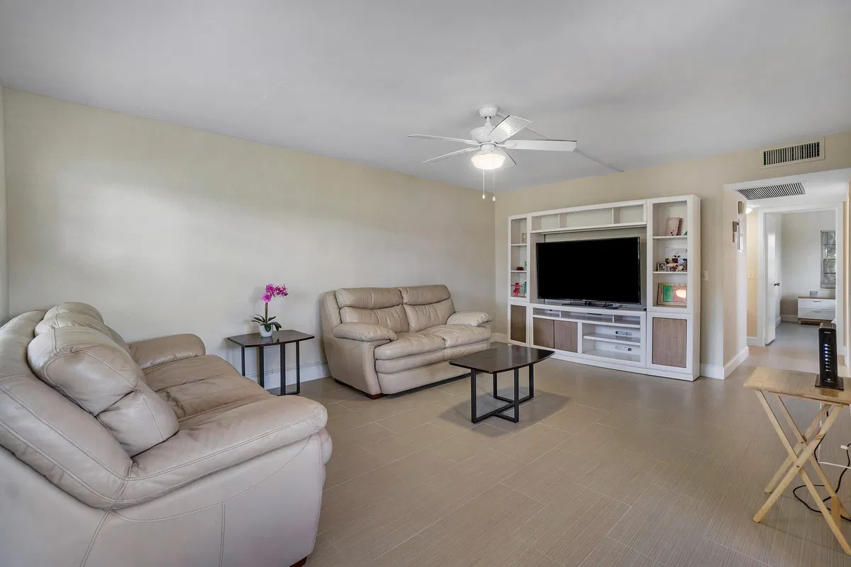 Residence photo 7