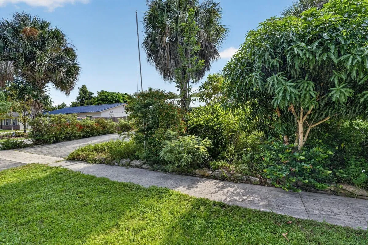 Jupiter River Estates Residence