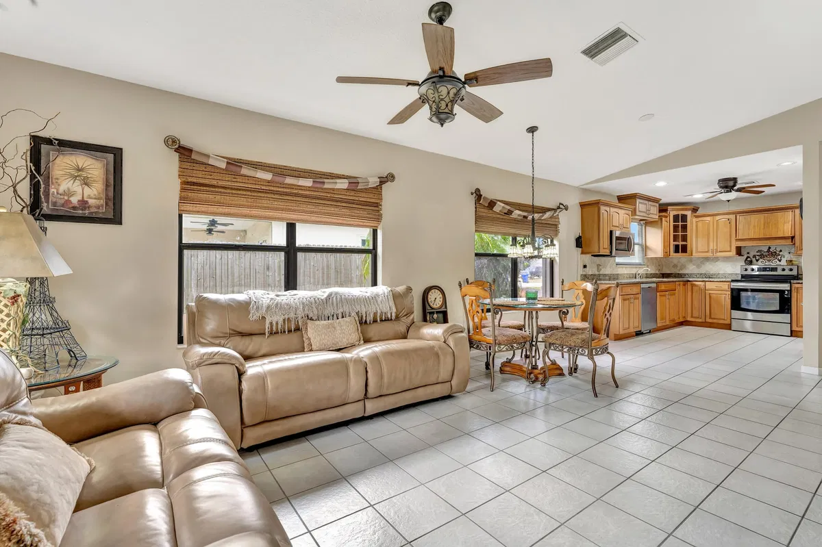 Residence photo 25