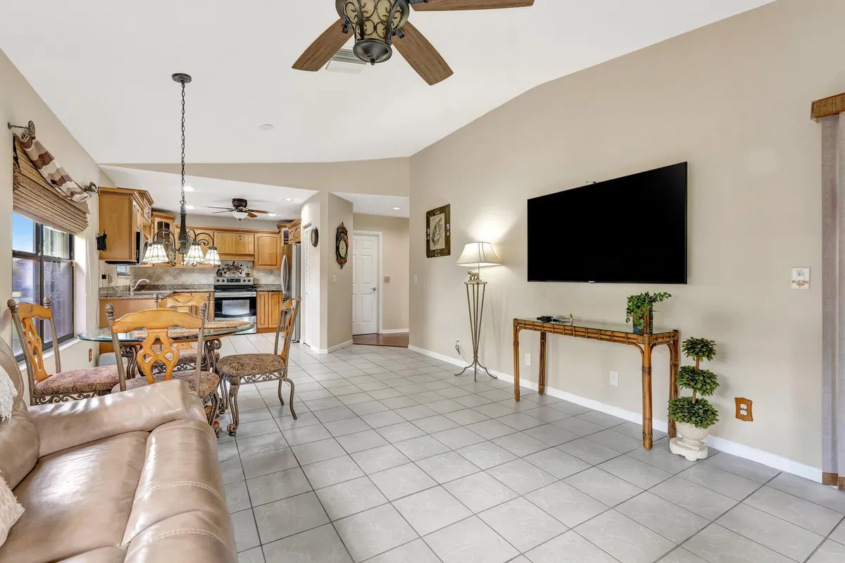 Residence photo 28