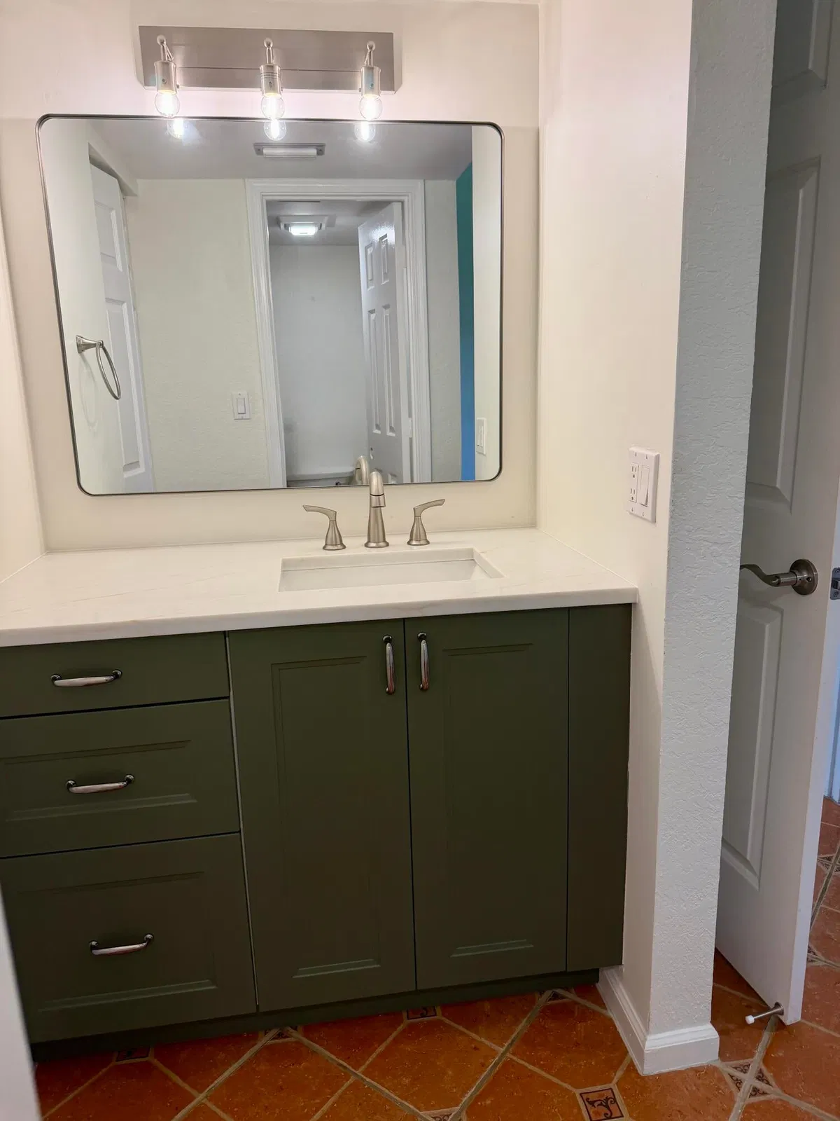 Unit 1210 photo 10