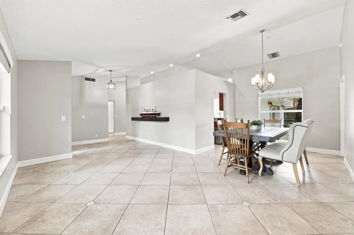  Residence photo 7