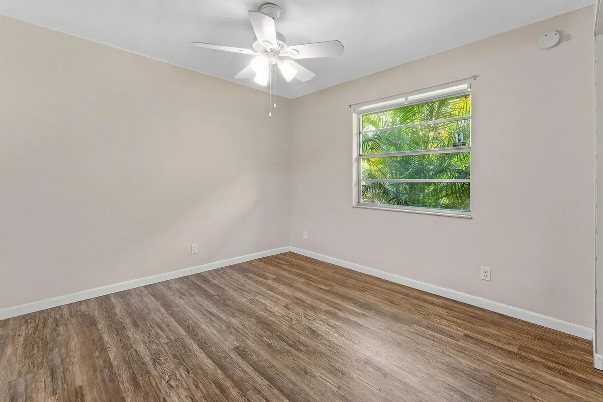 Residence photo 19