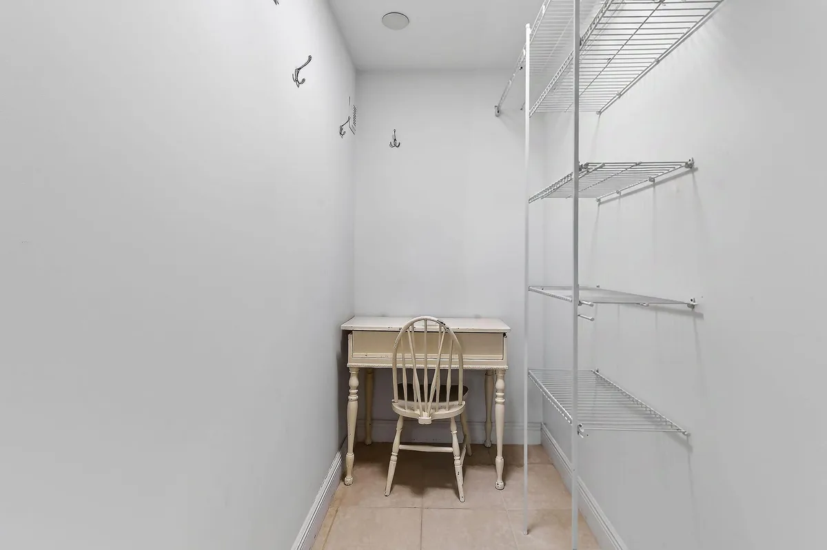  Unit 504 photo 28