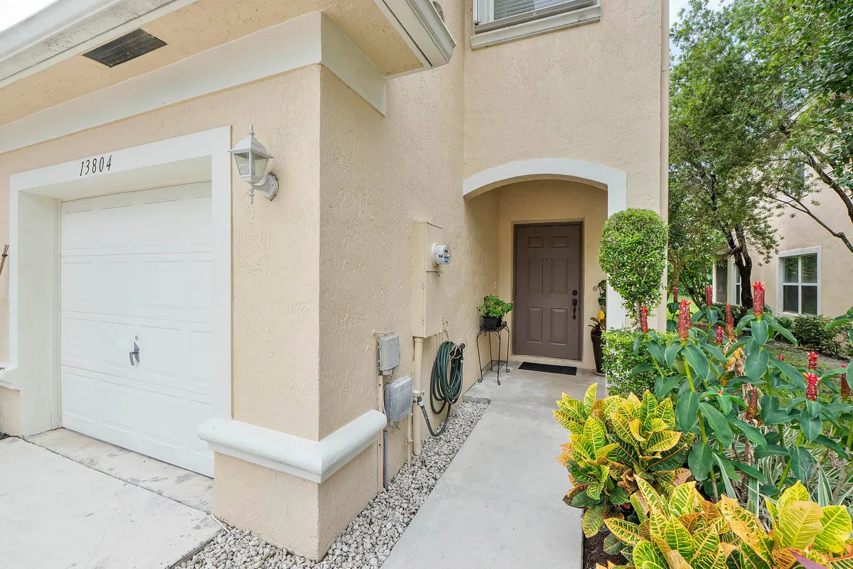 Residence photo 4