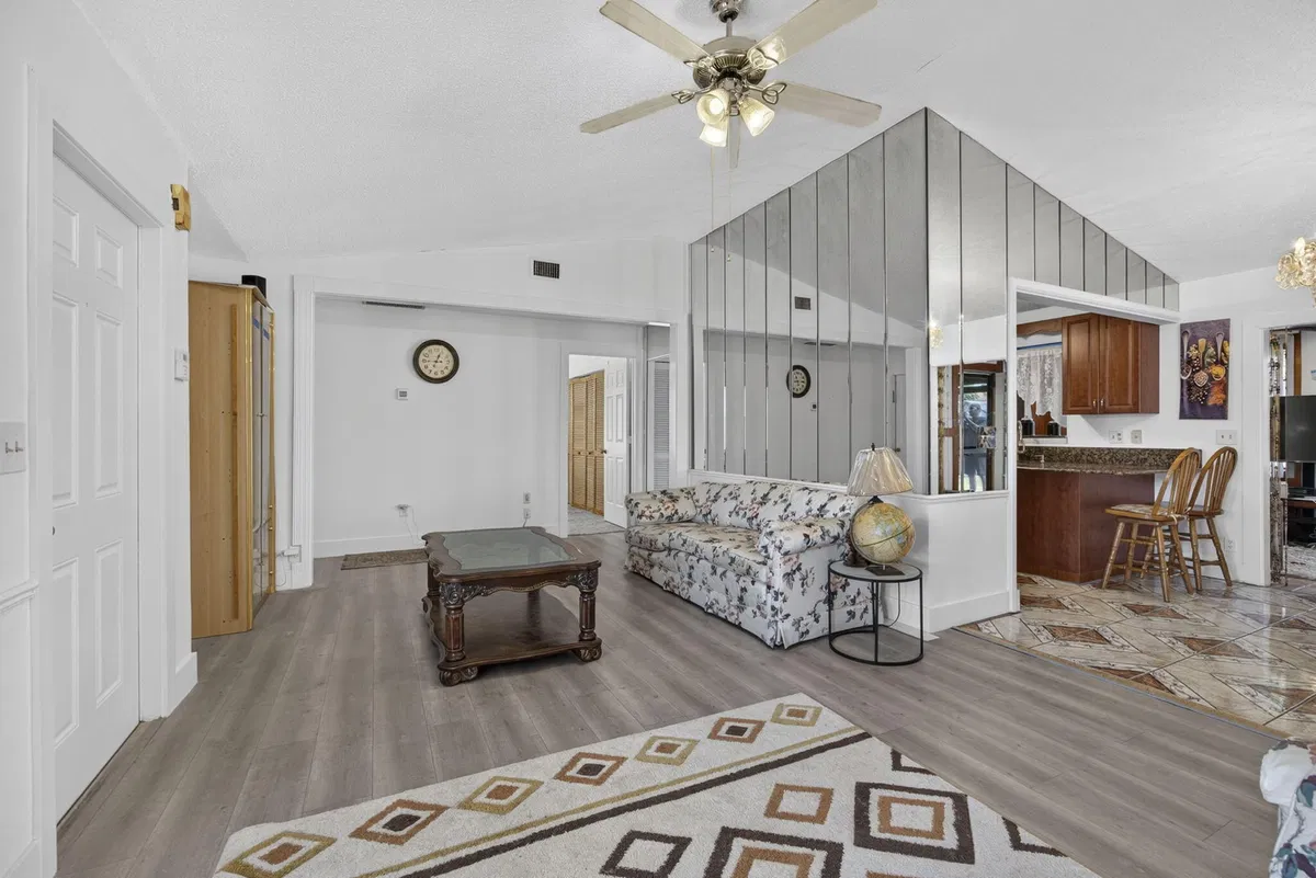 Residence photo 13
