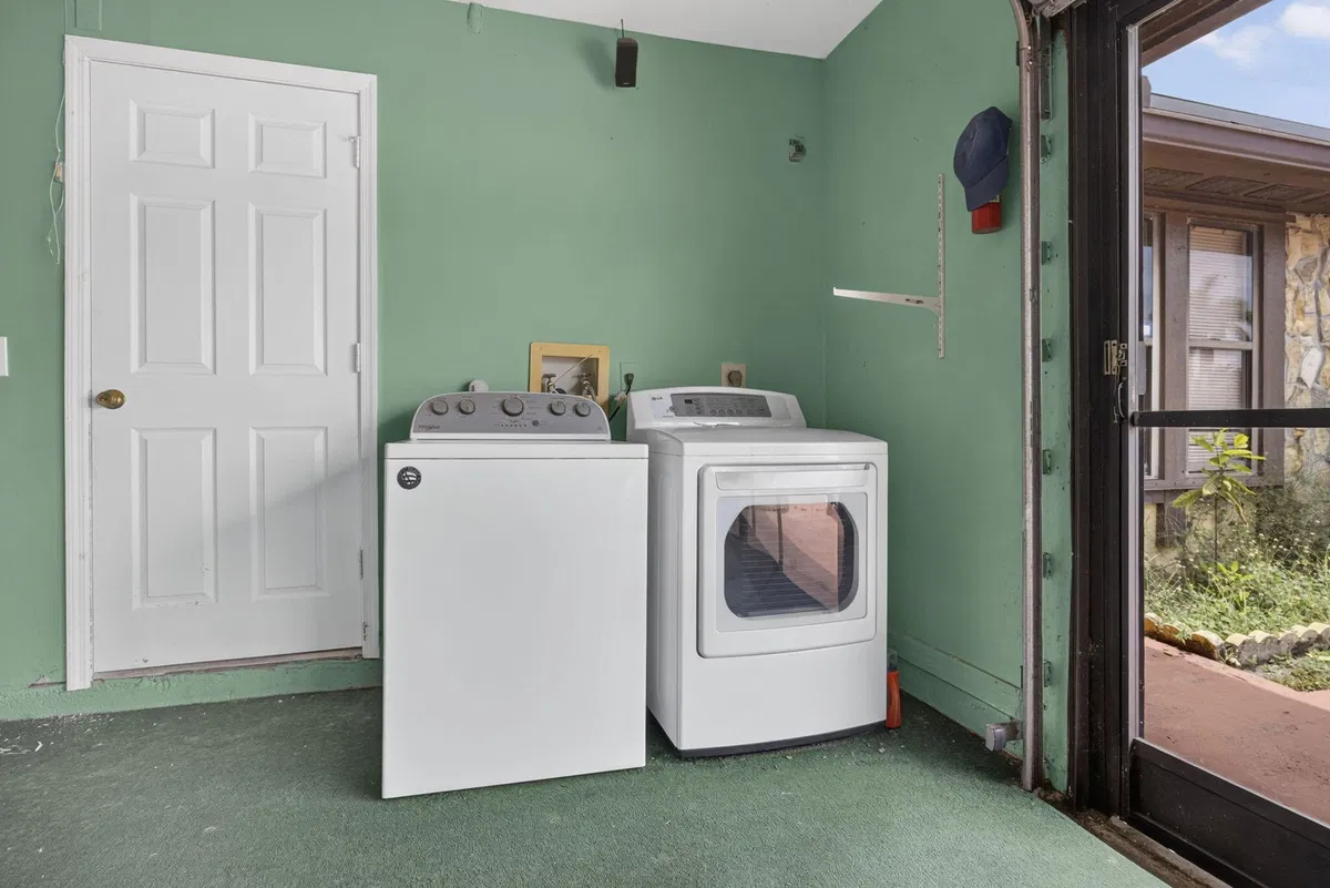 Residence photo 37