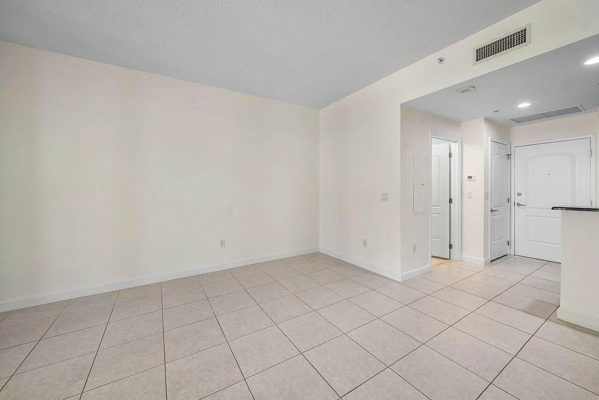One City Plaza Unit 715 photo 7