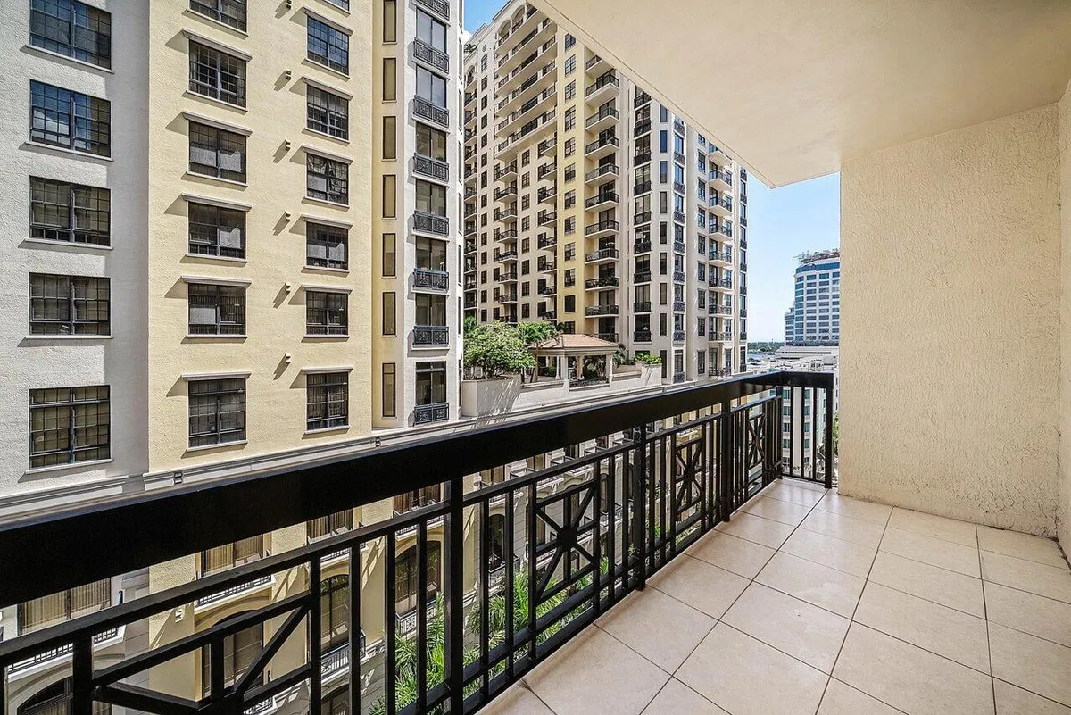 One City Plaza Unit 715 photo 22