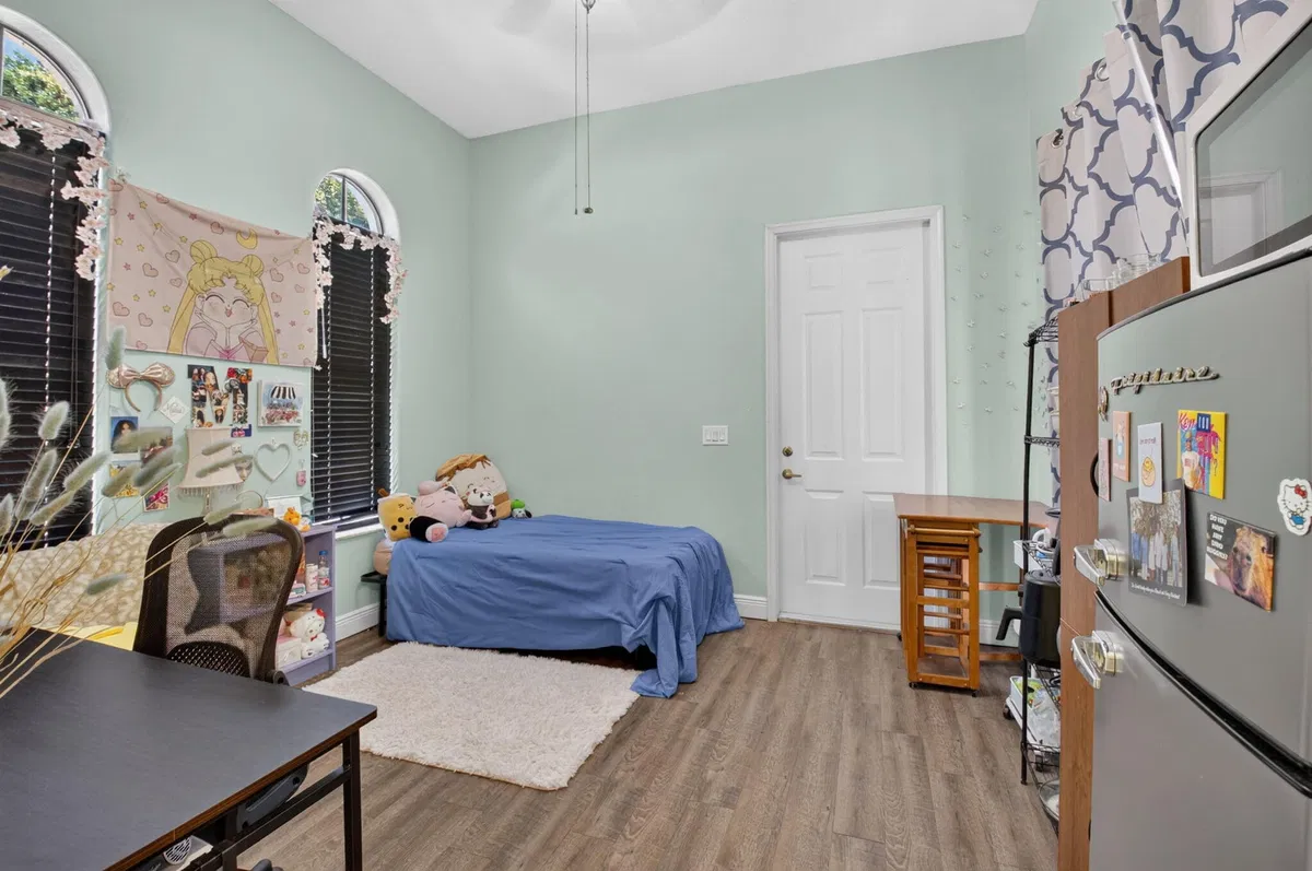 Residence photo 52