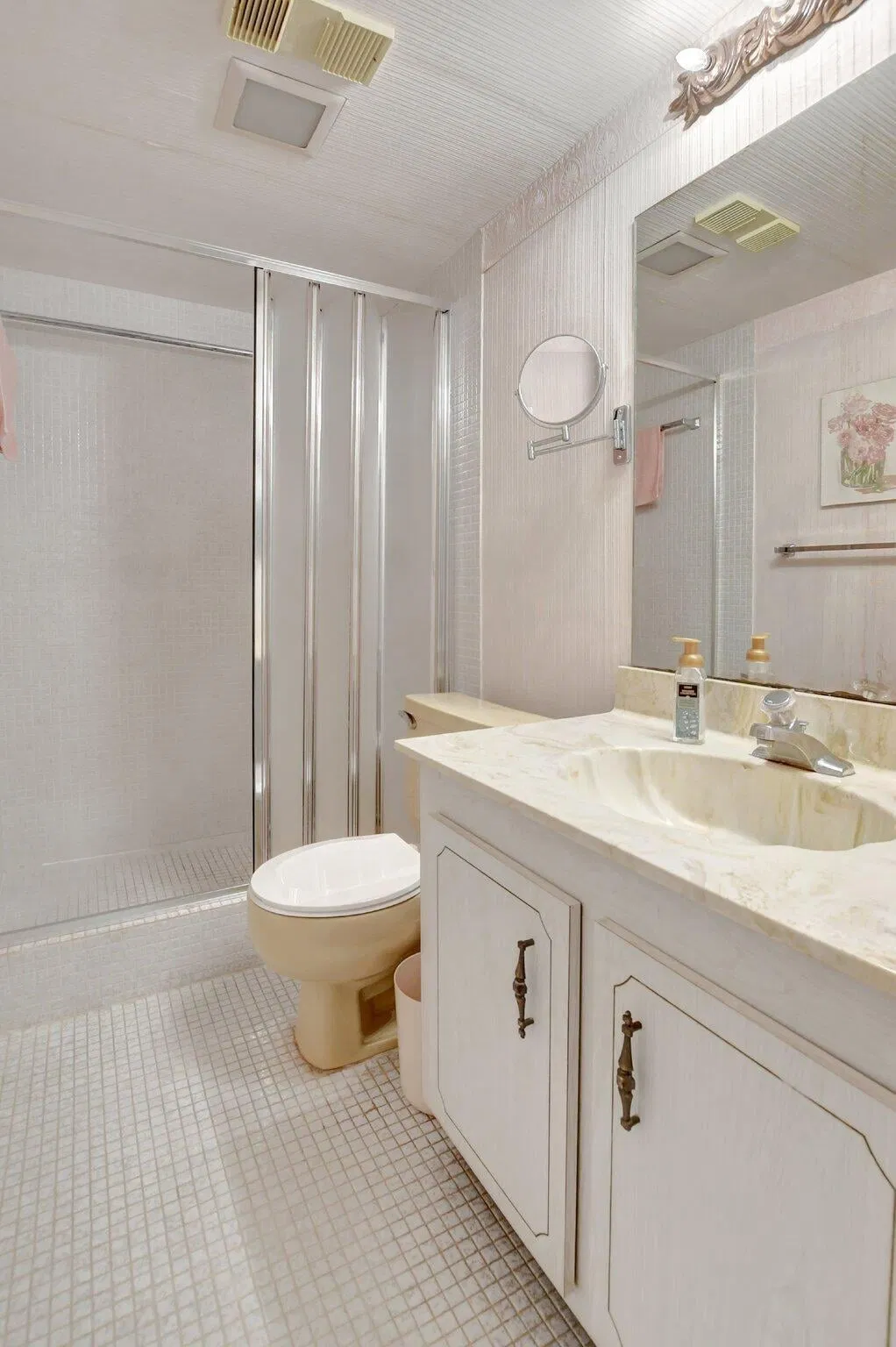 Unit 306 photo 16