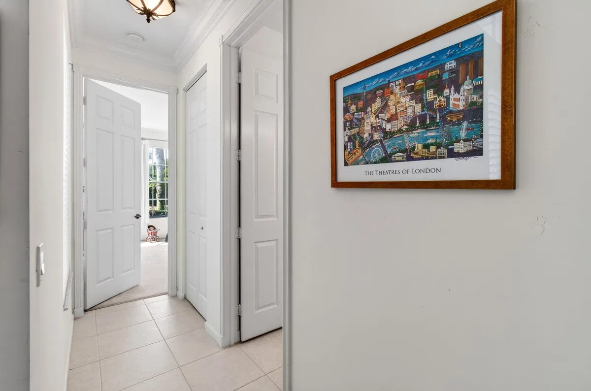 Residence photo 31