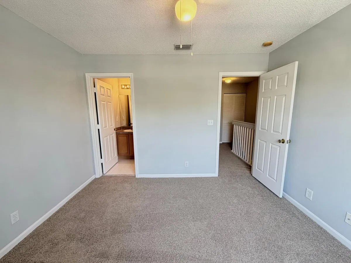 Residence photo 16