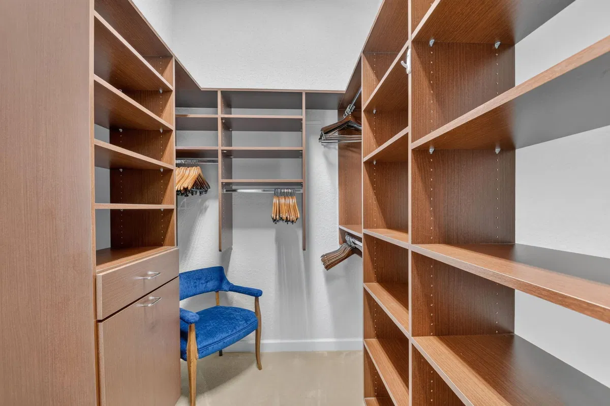  Residence photo 25