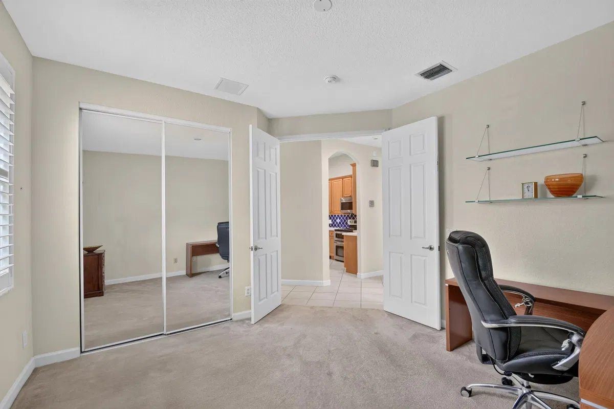  Residence photo 28
