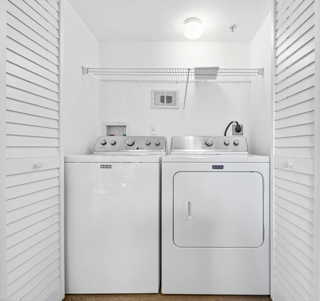 Unit 206 photo 16