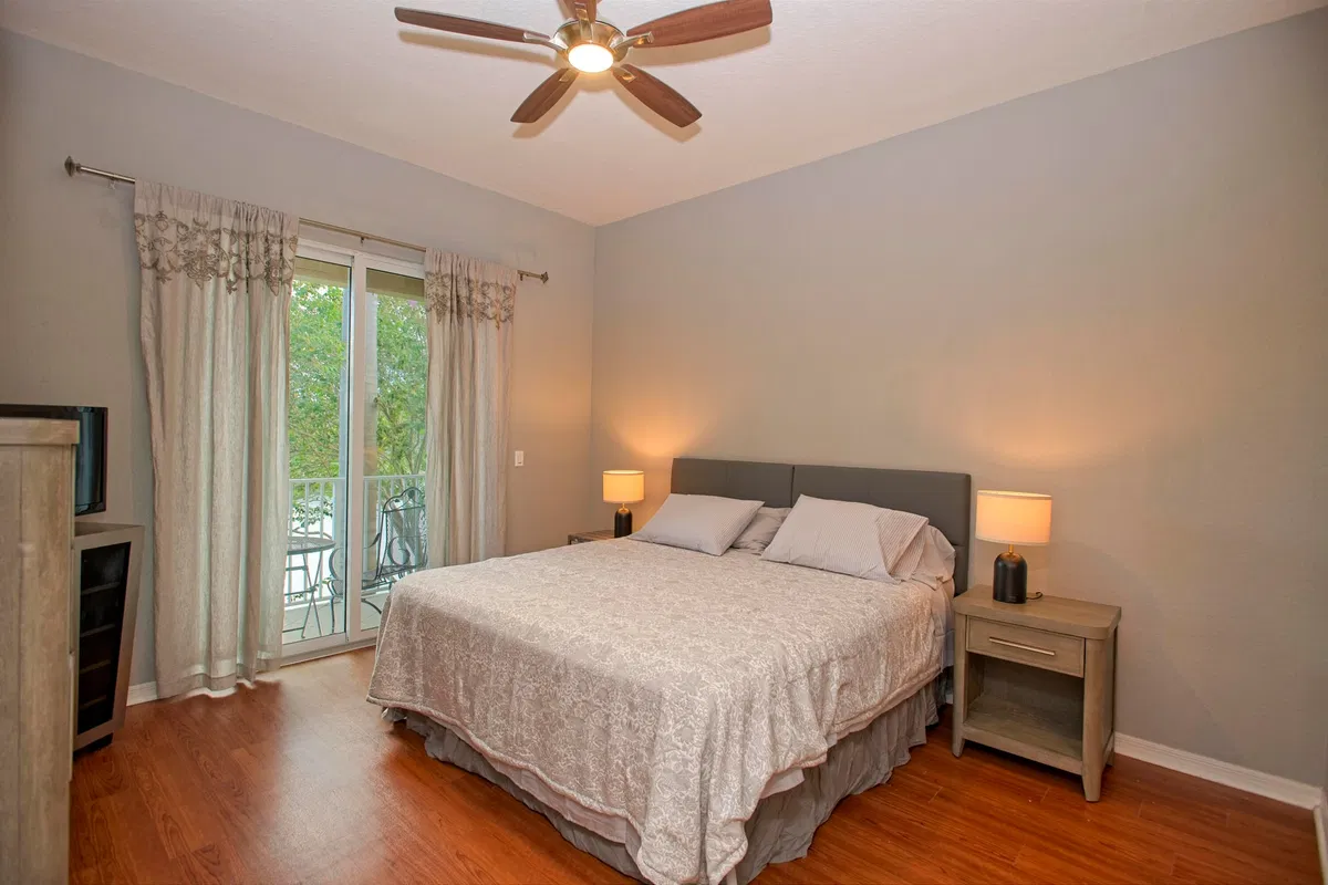  Unit 211 photo 31