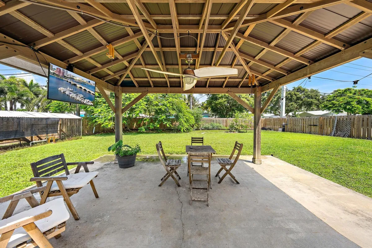  Residence photo 22