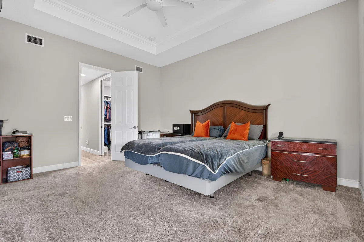 Residence photo 16
