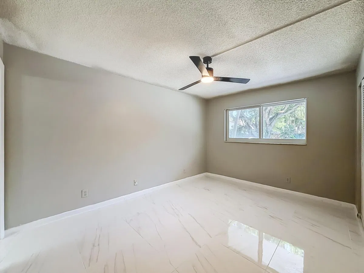 Unit 1130 photo 7