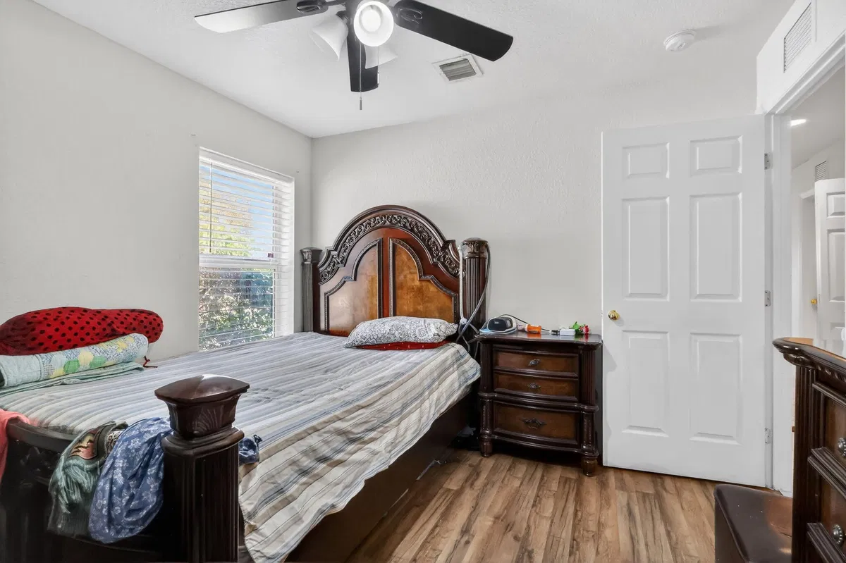 Residence photo 19