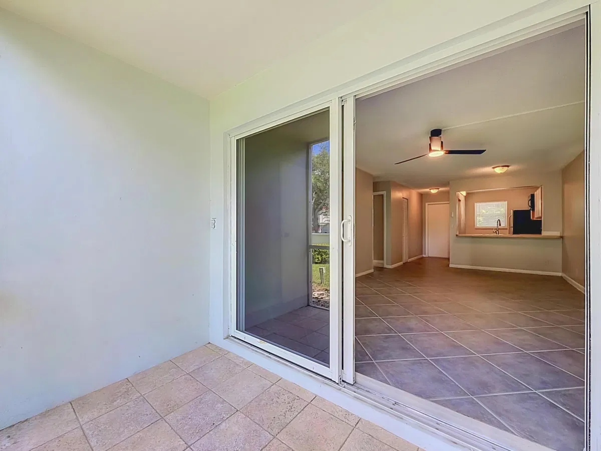 Unit 1130 photo 25