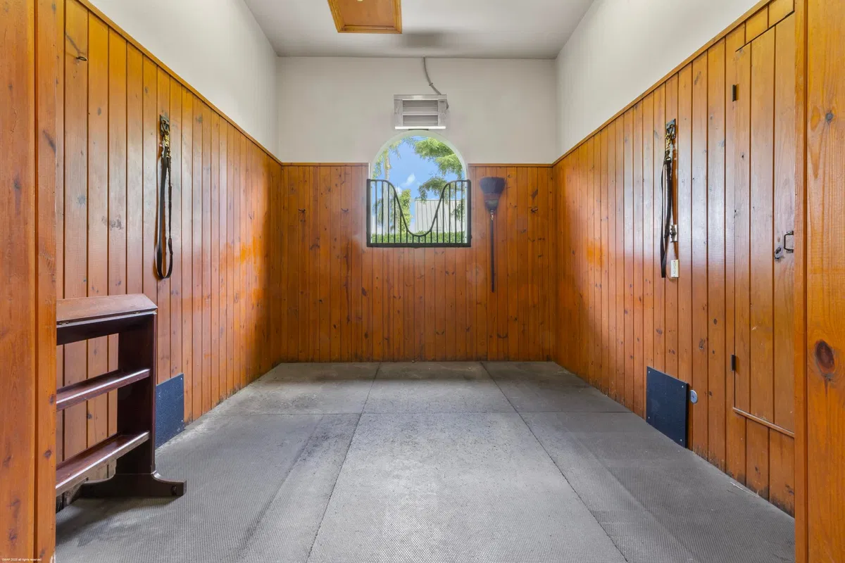 Residence photo 16
